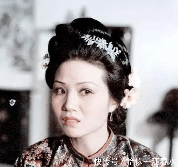 迎春$探春骂王熙凤的话,揭开了李纨的真面目,为自己挣下玫瑰花的诨号