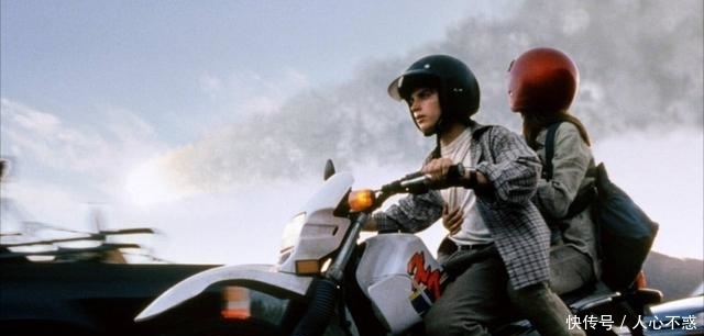 行星 一颗较大的小行星能把地球从轨道上撞出去吗?