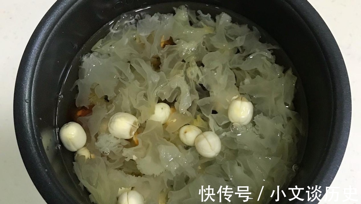 湯汁|秋天干燥，多給家人吃桃膠銀耳鳳梨羹，營養滋補又好喝