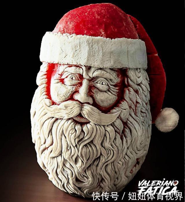 权力的游戏|他把西瓜雕刻成各种形象,画面让人毛骨悚然