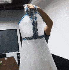 |搞笑GIF:美女,你这么调皮真的好吗?