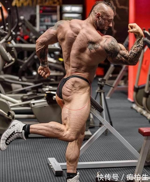 肌肉男|肌肉男执迷于低体脂,只有5%体脂青筋暴突,吃生牛肉太野性!