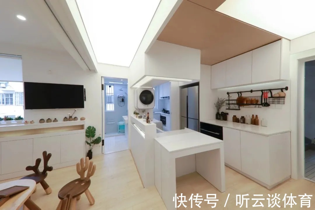 简约风|60㎡简约风小户型,客厅藏张床打开秒变3居室,太机智了!