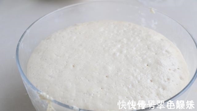 新面食|早餐比包子简单,比馒头好吃,两手一卷,出锅孩子一口气吃3个