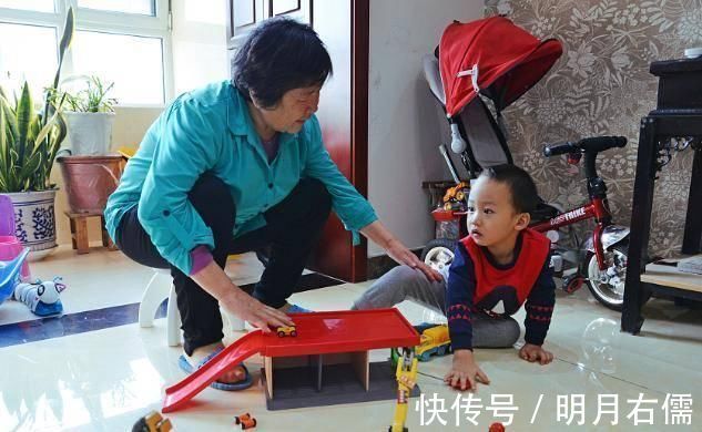 医生|4岁女娃常年积食,已停止发育,医生怒问还喂这种饭简直害娃