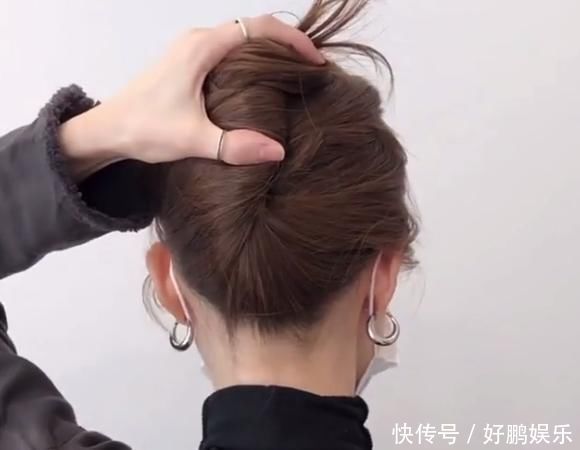 韩国女星|女孩编了款韩式发型后,气质神似韩国女星,女生:一看就会一编就废