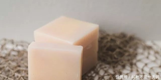 被子放久了有异味?简单1招,干净杀菌,比晒还管用