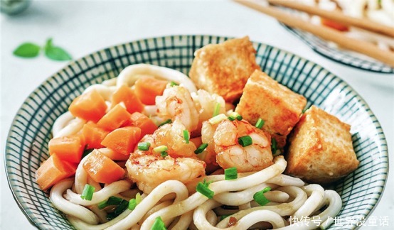 日本人喜爱的乌冬面不仅营养健康,而且做法简单!