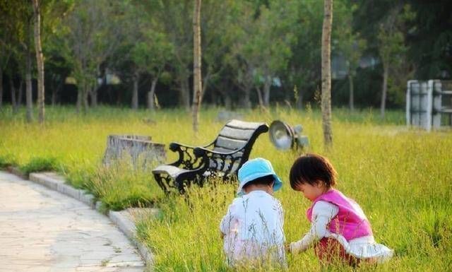 长大后有出息的孩子，从小就有这些特征，爸妈一定要好好培养