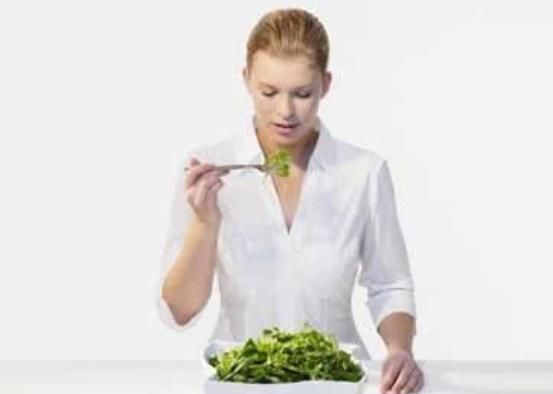 激素水平|为何有些女生的嘴唇上会长出“胡子”?意味着什么?早知早受益