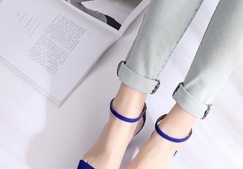高跟凉鞋 流行一字带高跟凉鞋,百搭有女人味,搭配裙子或裤装有气质显魅力