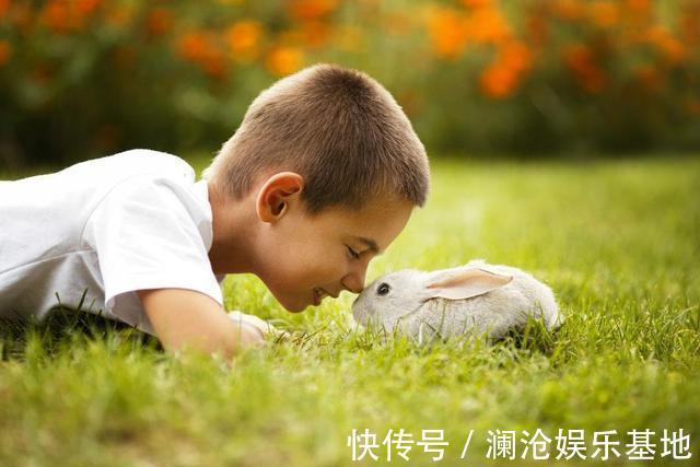 人际交往|“出去玩”和“家里蹲”的孩子,真的不一样,长大后相差不是一点