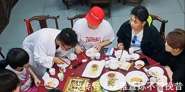超哥|《哈哈哈哈哈》第三期2处细节暴露邓超人品，一处遭节目组无视
