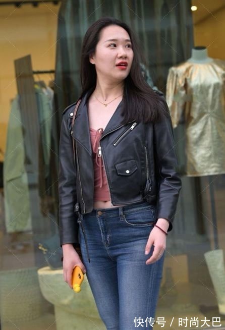 牛仔裤 穿着卡其色,时尚而老成,充满高级感