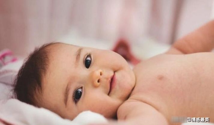 骨骼|宝宝睡觉有这4个动作，说明大脑发育好，家长偷着乐吧