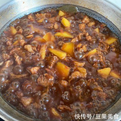 开运年夜菜“牛气冲天”，番茄土豆炖牛腩汤汁浓郁，营养美味??