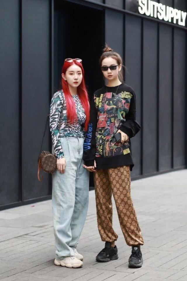 清爽大方简约中又不失高雅,可以轻松秀出青春靓丽的时尚感