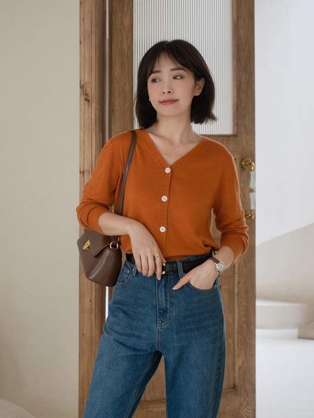 搭配|秋季来临,针织吊带裙搭配针织阔腿裤,碰撞出的