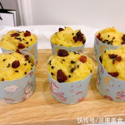 手不粘面??免烤箱 搅一搅就成功的南瓜发糕