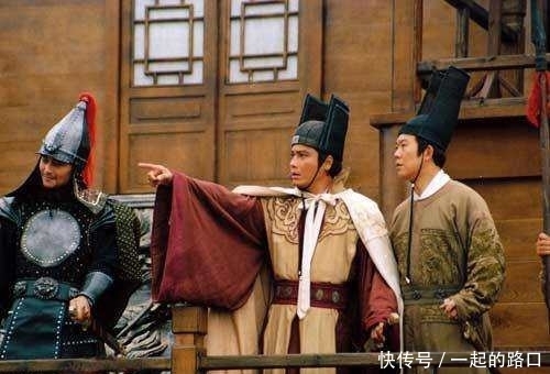 王宫|明朝军队冲进外国王宫，俘虏国王一家，现在他们对中国毕恭毕敬