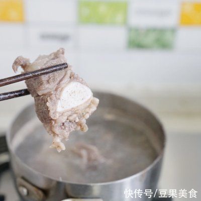 鲜香下饭的萝卜牛排骨汤，你喜欢吗？