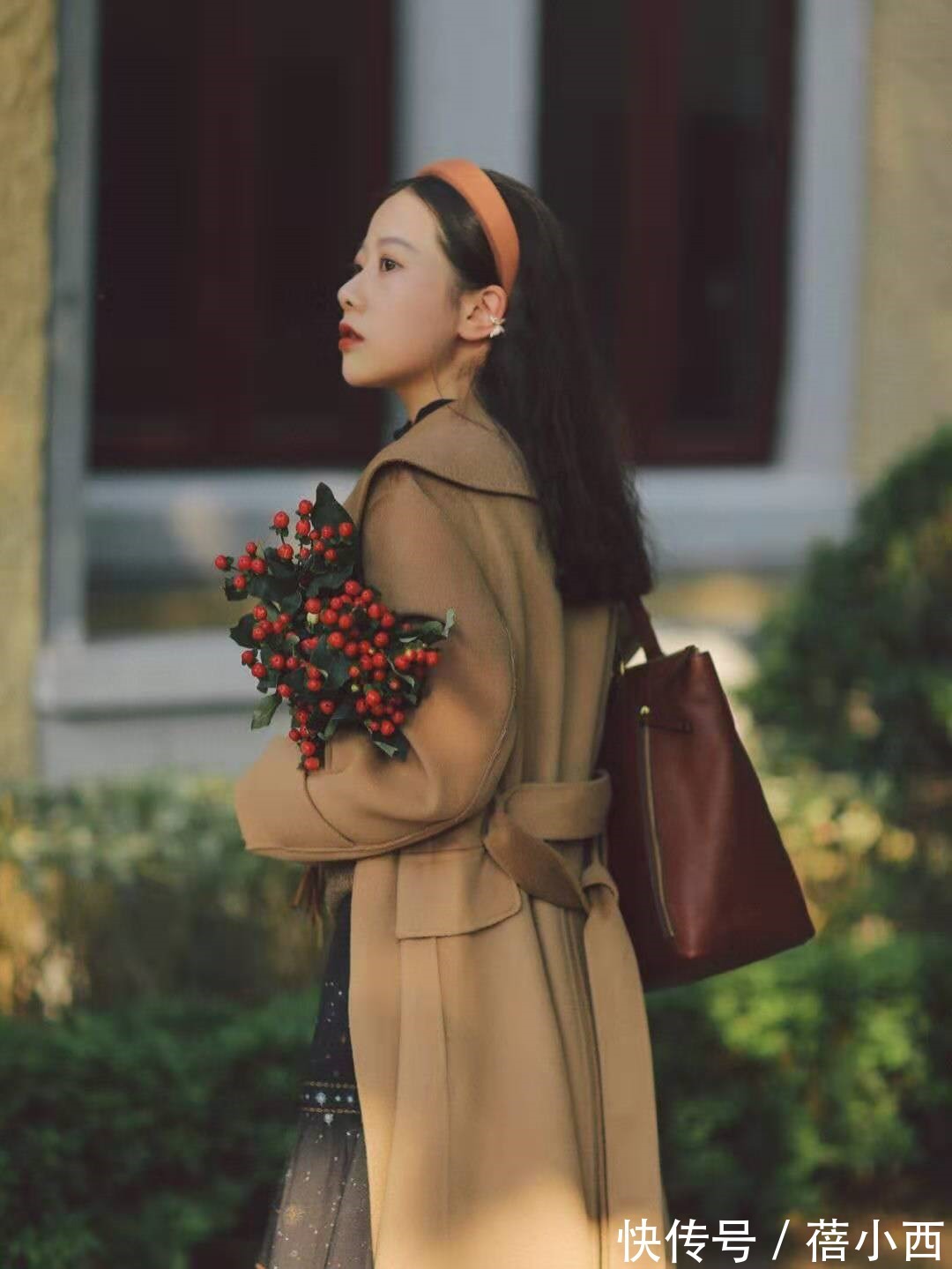 燕麦 女人无论年纪多大,冬季建议多穿这3种颜色大衣,高级洋气又好看