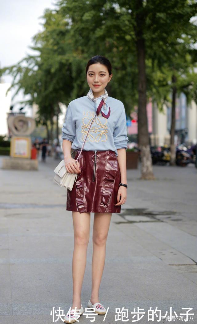 美女街拍寒玉本无心,奈何总深情。入我相思门,知我相思亦有甜