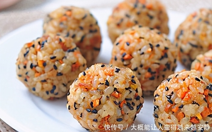 米饭新做法,儿子着了迷,配点蔬菜,简单一做,天天吃不够
