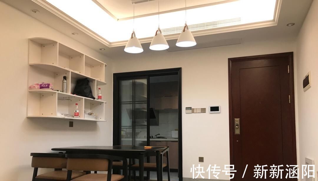 电视柜|她家小三新房,全屋简洁又舒适,电视墙“留白”,以后照着装