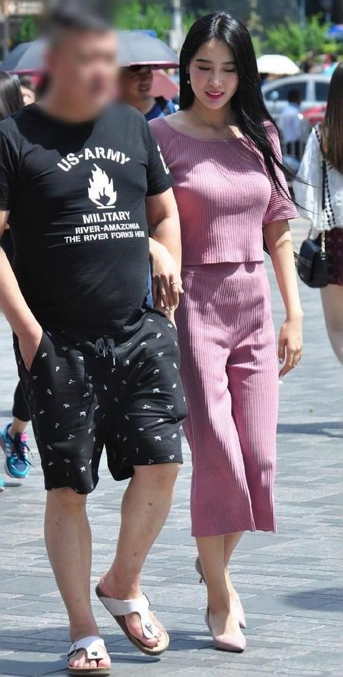 不想费心去搭配，就穿洋气的套装吧，简单实用又显气质