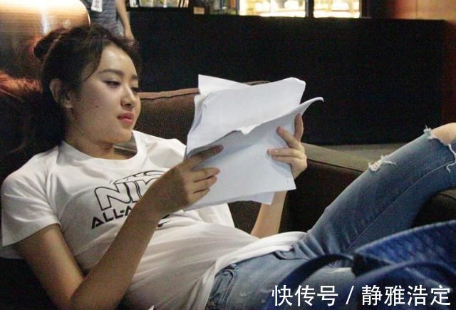 脖子处|为什么现在很多人会患上颈椎病？罪魁祸首在这里，这个锅背定了