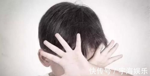 上学|孩子背麻袋书包上学惹人疼,穷可以,但别让穷刻到孩子的骨子里