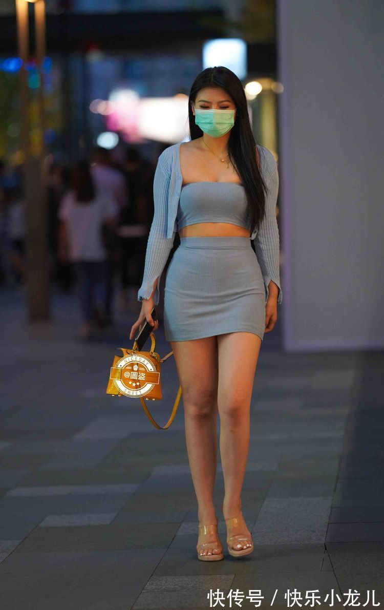 连衣裙 优雅动人的连衣裙装扮很有时尚感,时尚雅致又清爽,精致时尚