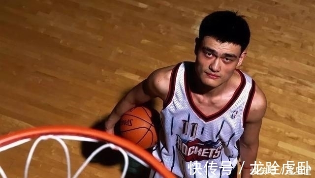 身高|姚明女儿长势“失控”,10岁身高远超同龄人,网友:想矮都难