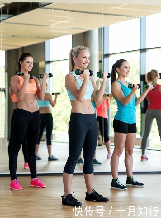 力量训练|力量训练可以让自己更年轻，一组动作协调全身发展，练出年轻体态