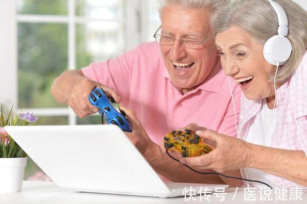 脑血管疾病|老了不想被老年痴呆纠缠,平时坚持做好8件事,老了也不用担心