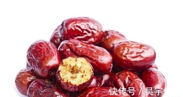 阴虚体质|葡萄干和“它”一起泡,每天喝一杯,祛湿排毒,肝脏也越来越健康