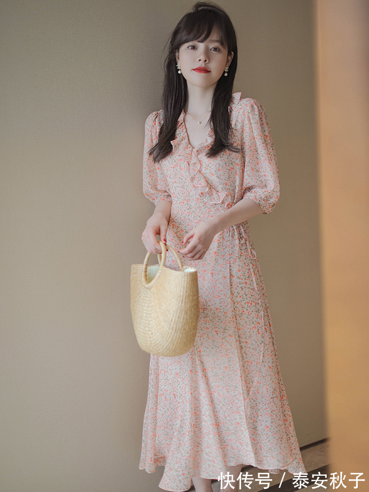 穿搭|“茶歇裙+凉鞋”:才是今夏最时髦cp !