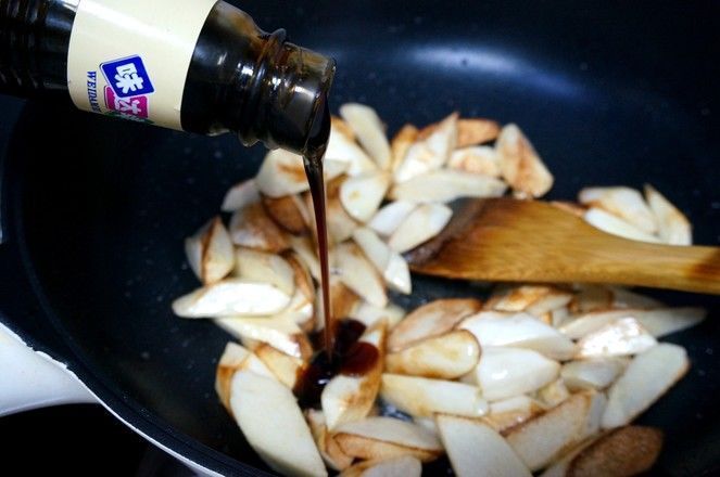 这菜比肉还贵,常吃补钙、强筋骨,就算家里再穷也要常给孩子吃