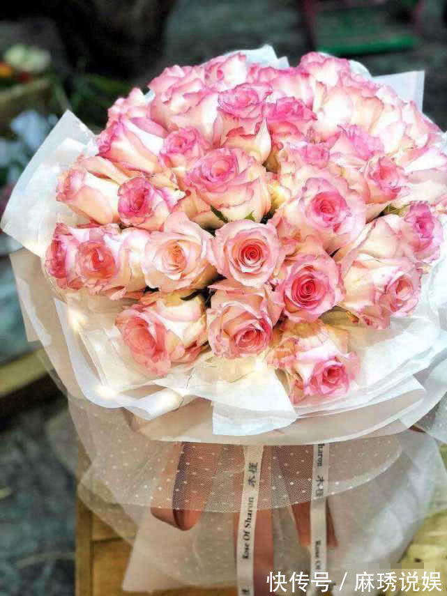 喜欢玫瑰,一定要养“精品玫瑰”红袖玫瑰,似红颜知己,十分妩媚