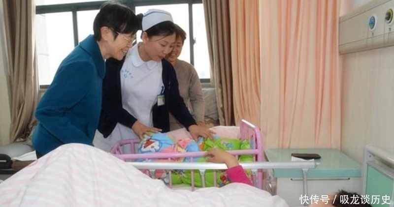 宝妈|新生儿出生后,第一个抱的人很重要?并非迷信,而是有科学说法