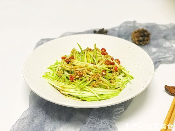 干扰素|这道菜是夏季必备凉拌菜，很多人没吃过，口感脆爽，越吃越喜欢