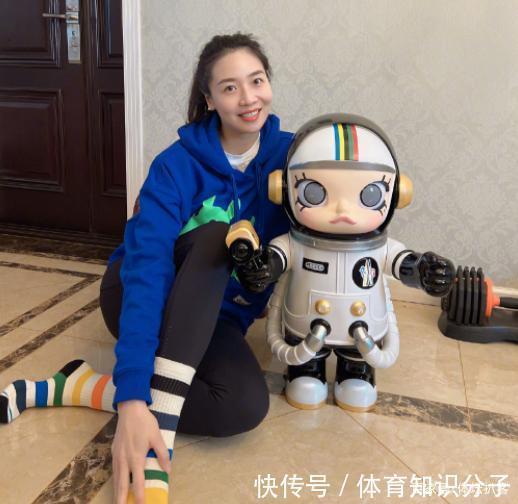 大长腿|女神范!前中国女排队长晒近照:肤白貌美,大长腿,少女感十足