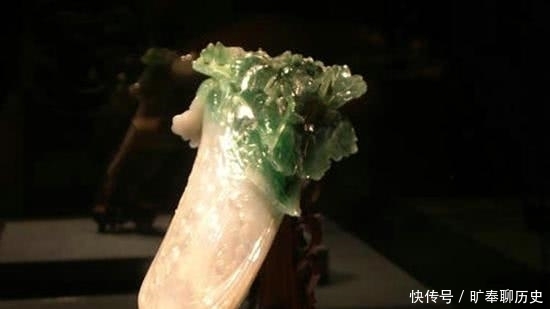 翠玉|翠玉白菜家喻户晓,但却称不上是国宝,专家认为至少有几点不达标