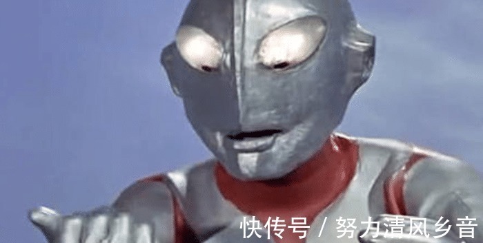 泰罗奥特曼|历代奥特曼的身高,最高的一位,成年的泰罗还不如他的脚高