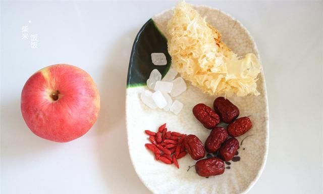 枸杞|秋冬交替,多做这汤给家人吃,清甜滋润皮肤好,增强体质身体棒