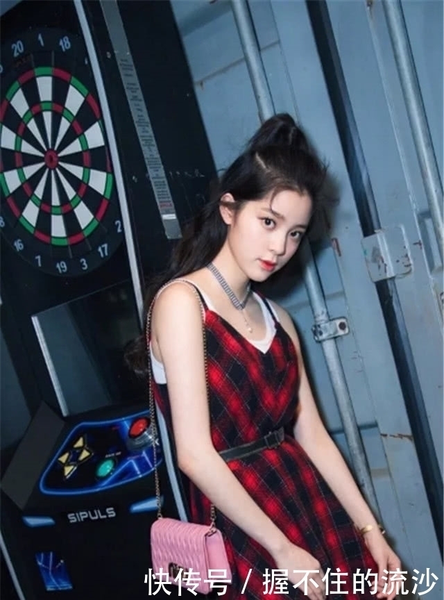 脸小|扎马尾已经过时了,今年流行这4种“半扎发”,时髦显嫩又显脸小