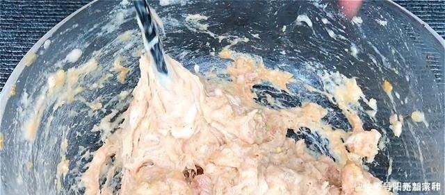 每年过年必做的硬菜,卷一卷蒸一蒸,干净无添加,待客必备