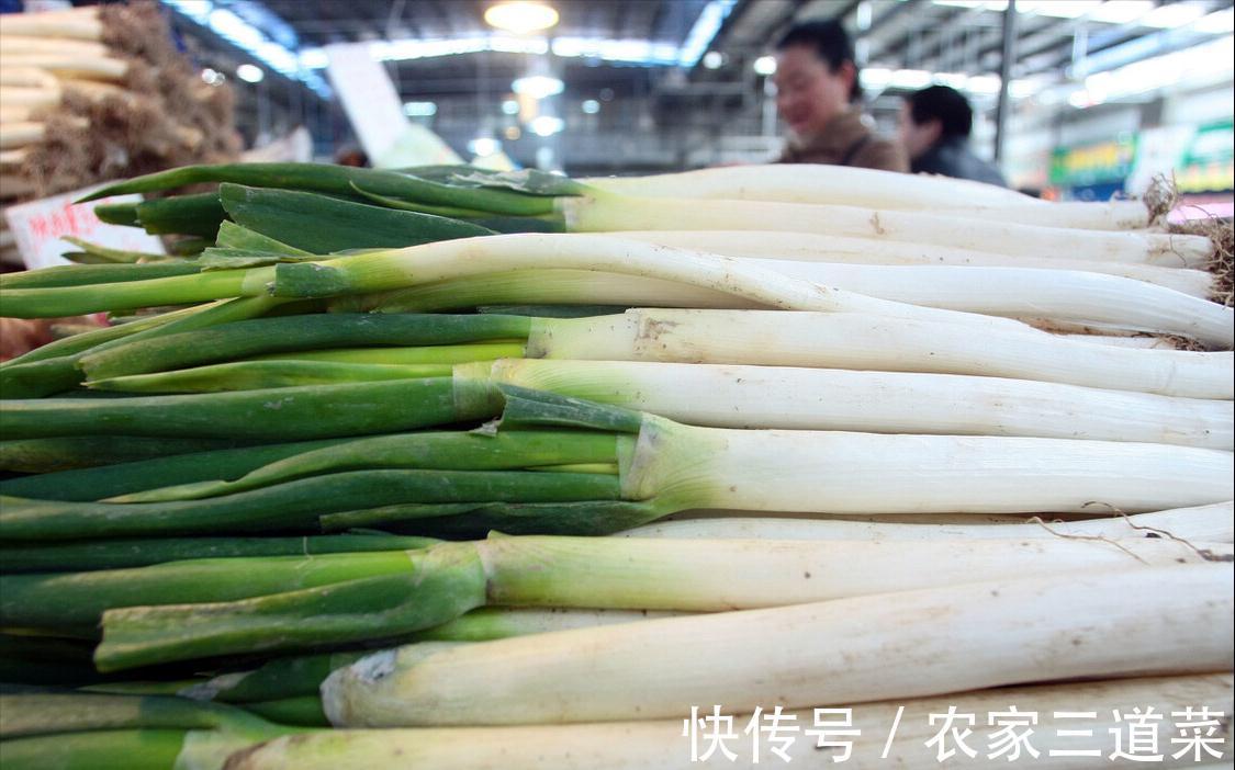 买回来的大葱,别随便放在地上,教你保存技巧,放半年都很新鲜