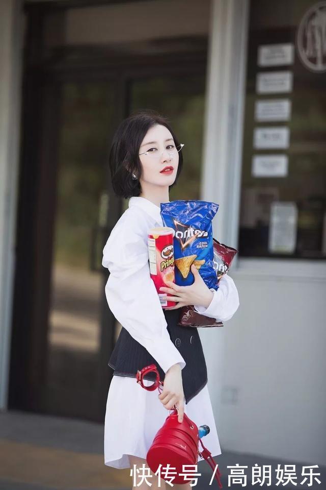 大道至简,配色越简单越舒适!2组配色让你穿搭更出彩